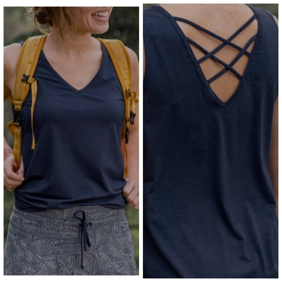 Title Nine White Yasumi Moisture Wicking Tank Medium Open Crossover Back - Picture 3 of 16